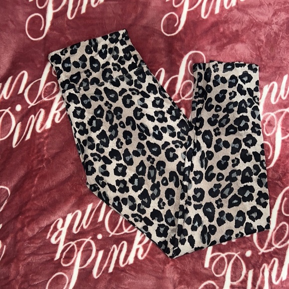 Victoria’s Secret Sport Leopard Leggings - Picture 1 of 3